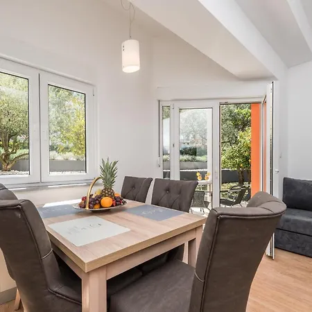 Mihaela Apartman Trogir