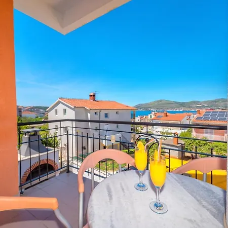 Mihaela Τρογκίρ