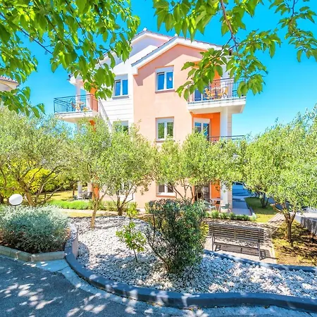 Mihaela Apartman *