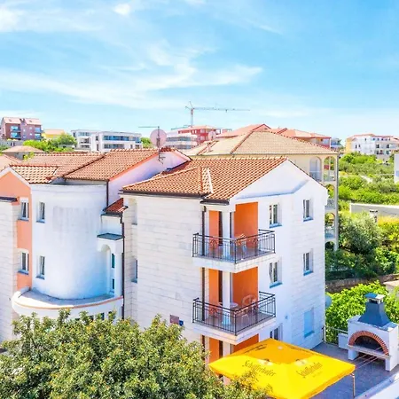 Apartment Mihaela *